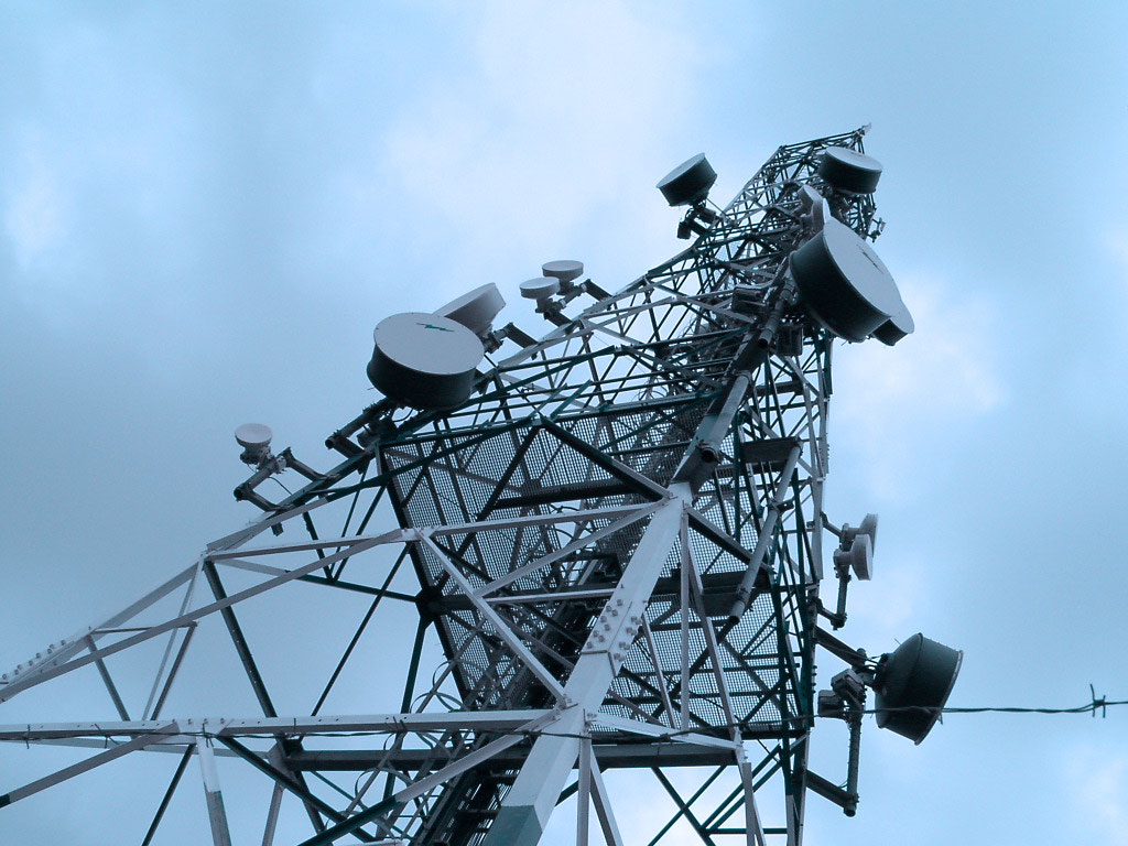 VTR y Nextel podrían vender sus antenas