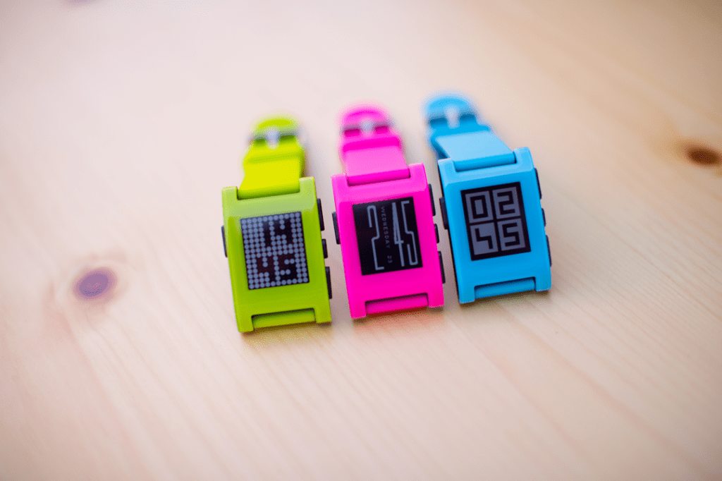 Smartwatch Pebble hace estreno de nuevos colores