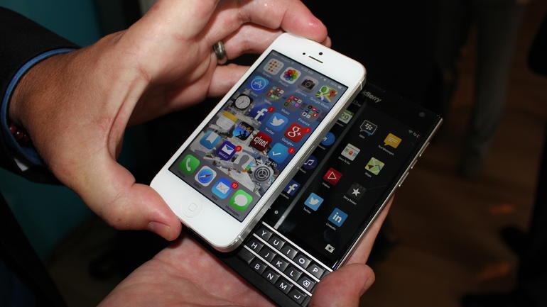 BlackBerry te pagará para que dejes de usar tu iPhone
