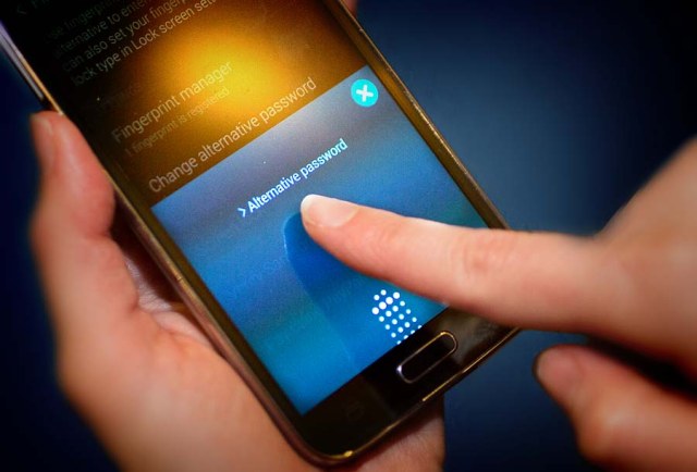 Samsung ya patentó su sistema de reconocimiento de huella dactilar bajo la pantalla