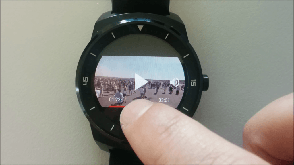 Ahora puedes reproducir videos de YouTube en tu reloj con Android Wear