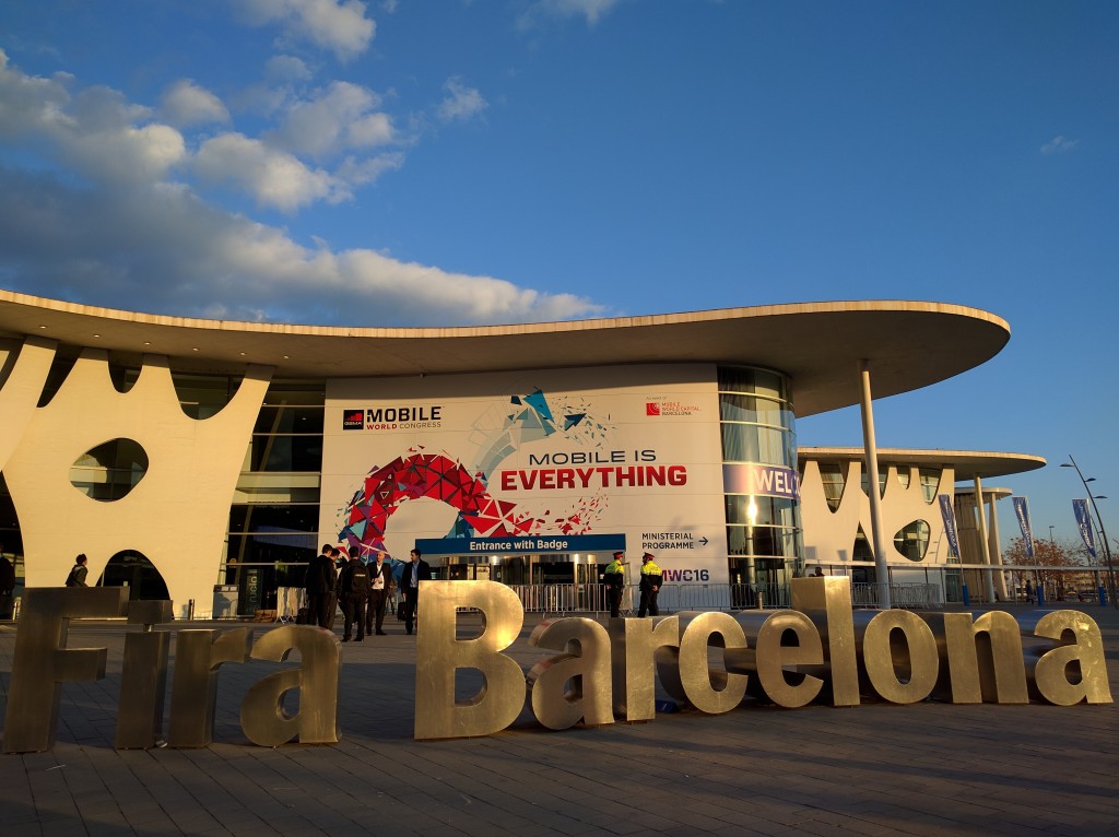 Desarmando la exhibición del Mobile World Congress #MWC16 [Galería]