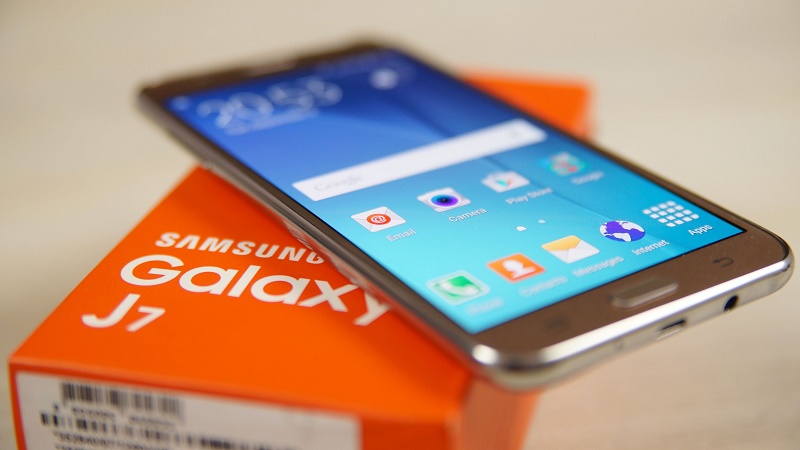 La línea Galaxy J de Samsung ahora incluirá lector de huellas