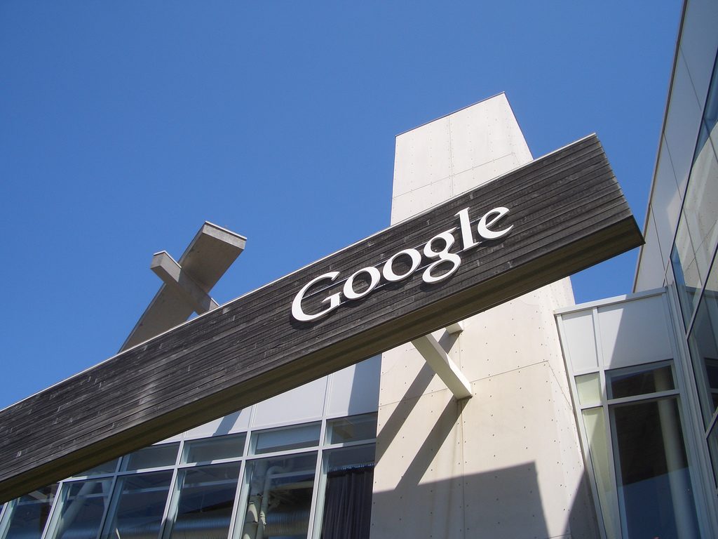 Google debería pagar una multa de USD $3.400 millones a la UE