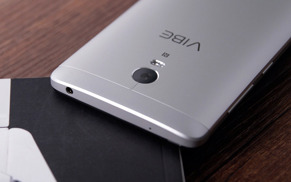 Lenovo-Vibe-P1-02