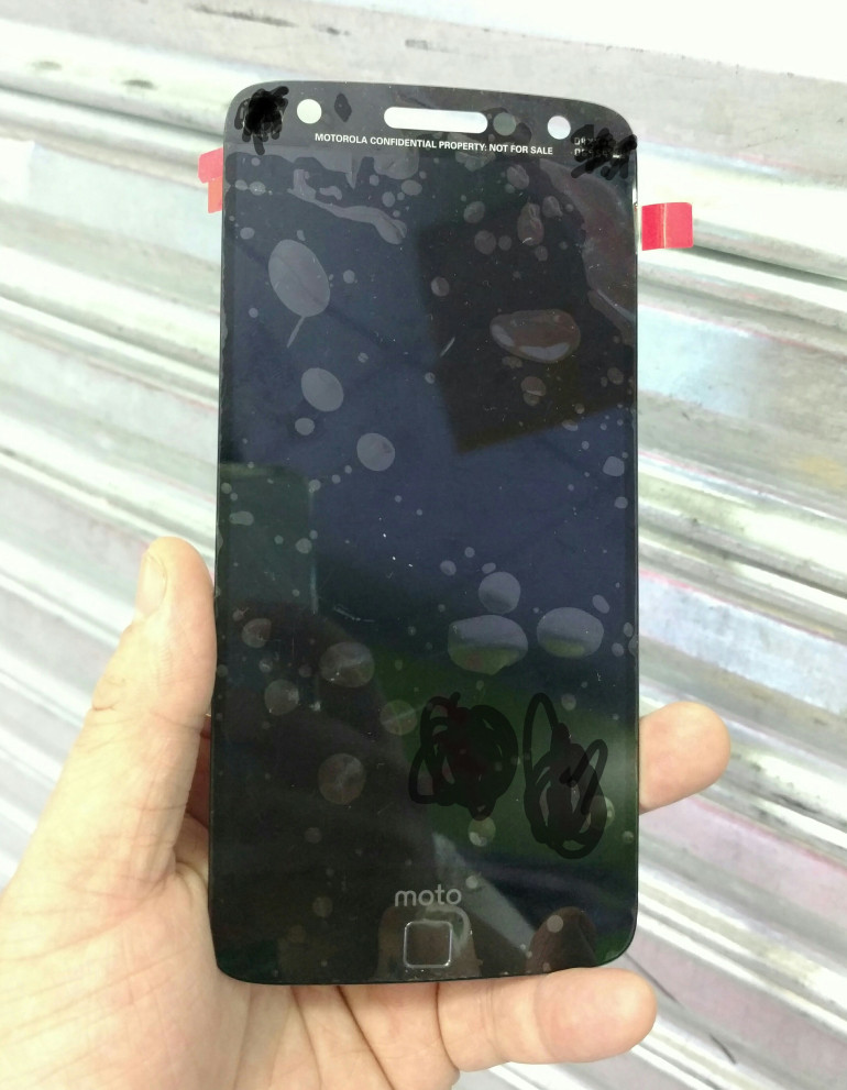 moto-x-front-panel