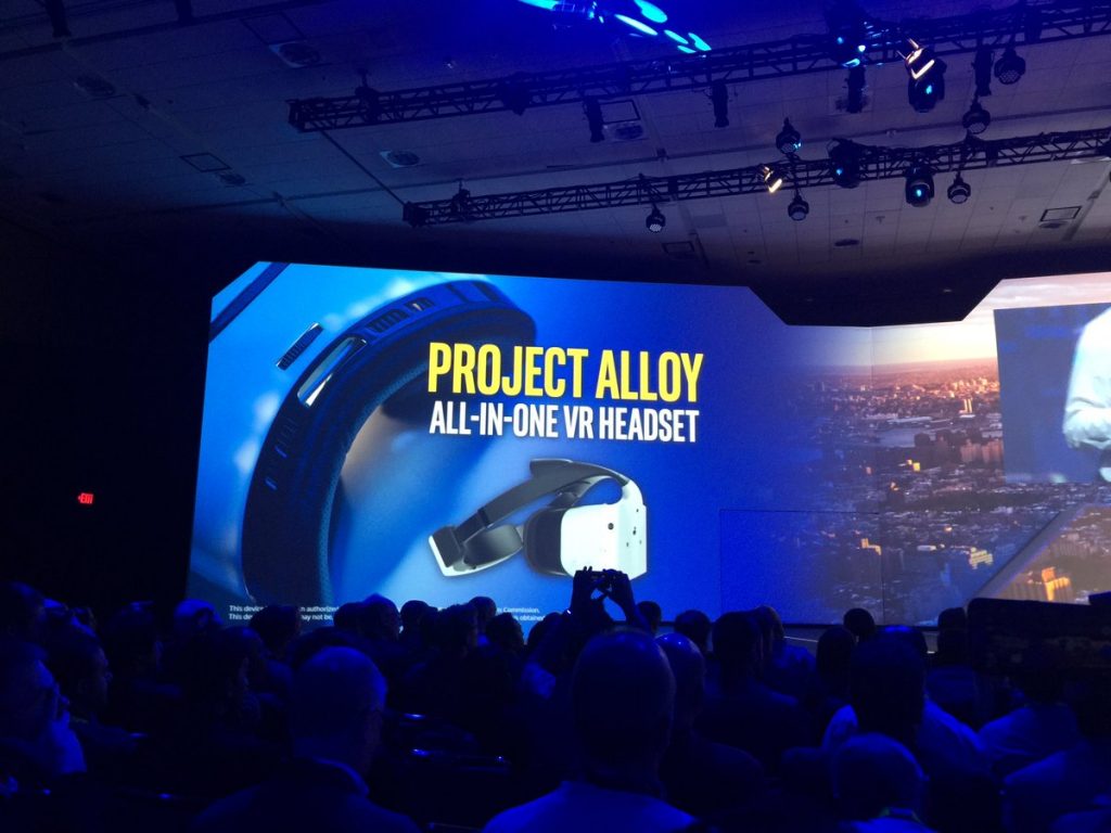 Intel presenta su propio casco de realidad virtual