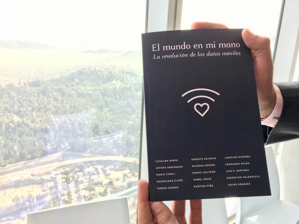 “El mundo en mi mano”, una radiografía del chileno y su relación con la tecnología móvil
