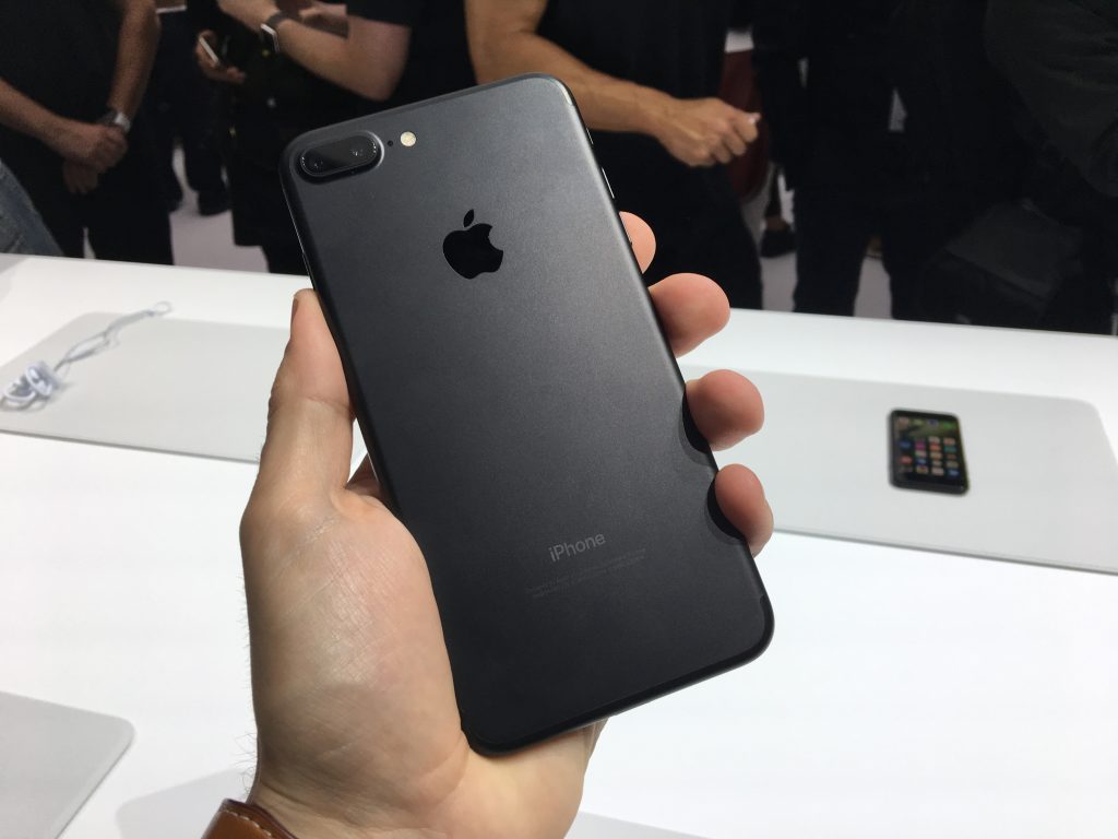 Usuarios reportan que iPhone 7 no conecta a la banda 4G 700MHz en Chile