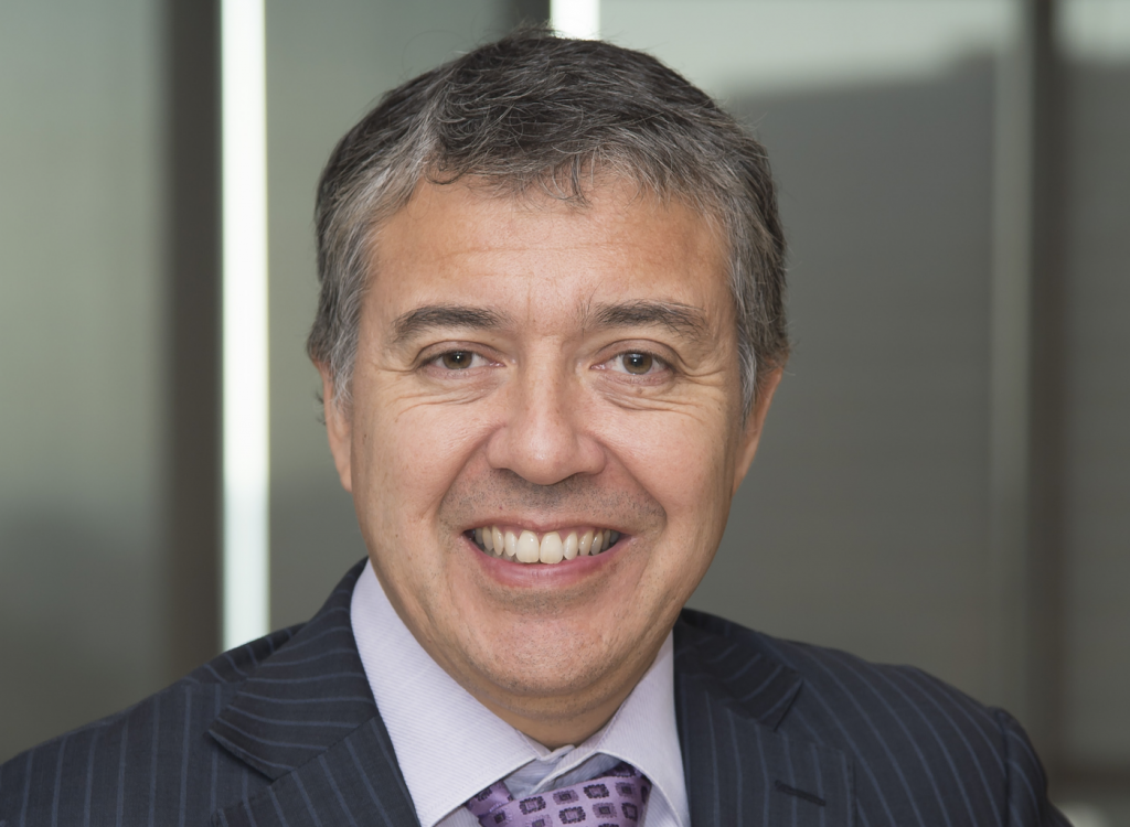 Manuel Araya, Gerente de Asuntos Corporativos de Entel: “Nosotros ofrecemos coherencia”