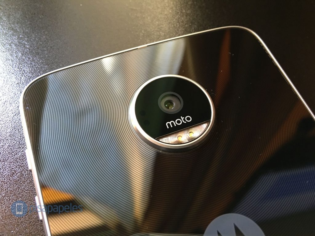Se filtra una imagen de prensa del próximo Moto Z2 Play