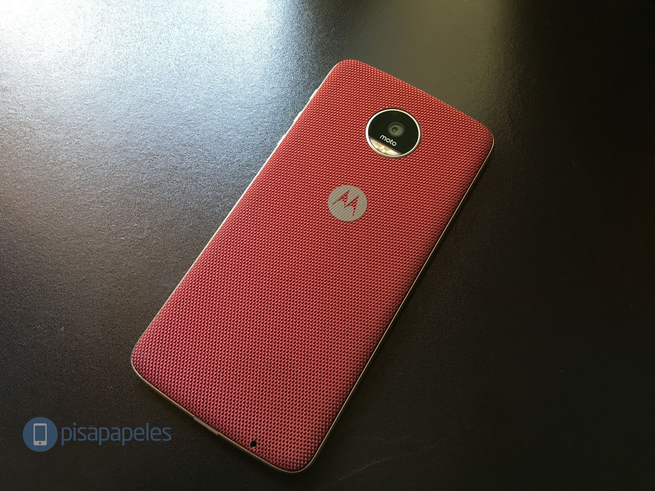 moto-z-play-pisapapeles-net_25