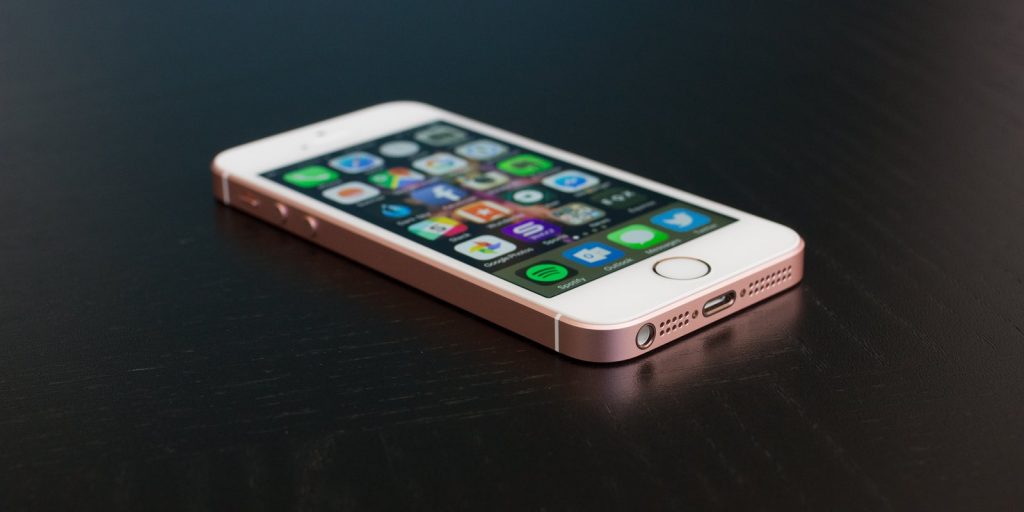 Apple lanza el iPhone SE con capacidades de 32GB y 128GB
