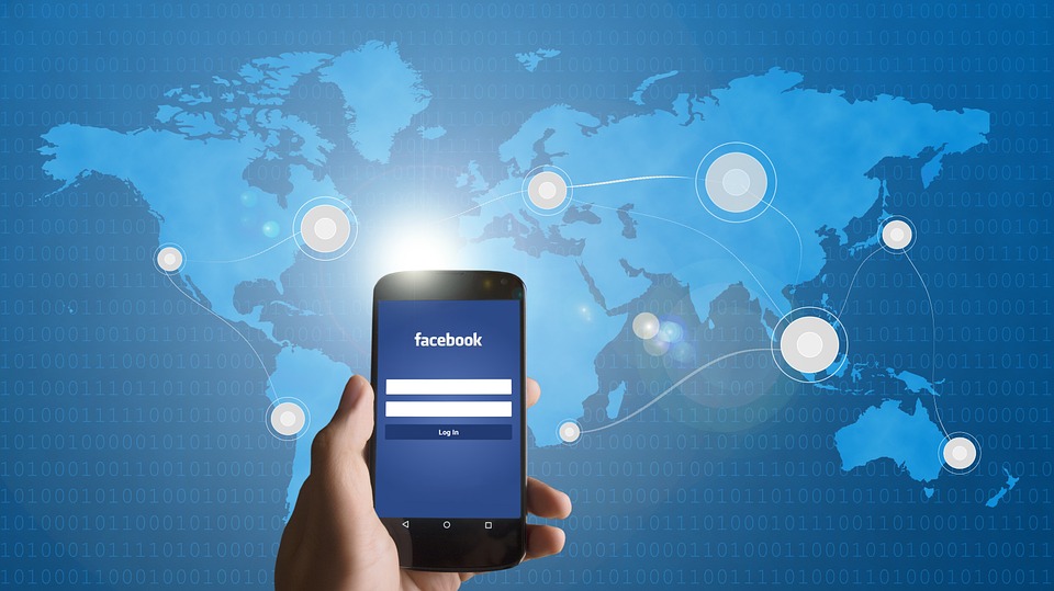 Cada día, más de 1.150 millones de personas acceden a Facebook desde su móvil