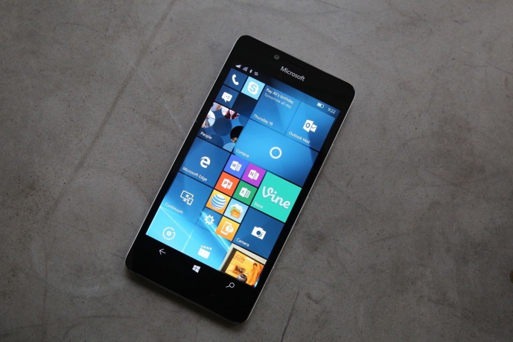 windows 10 mobile lumia 950