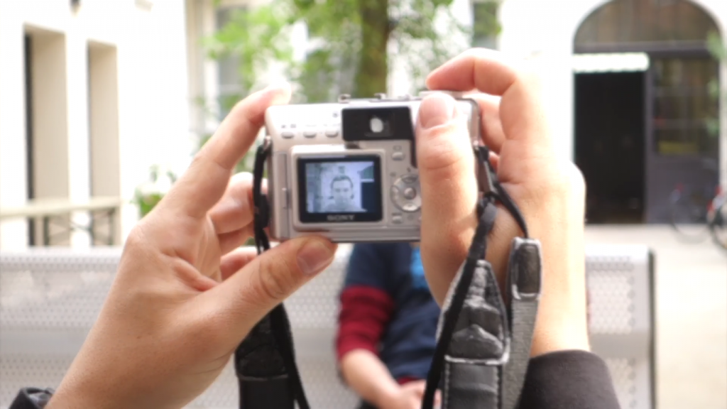 El escáner de iris del Galaxy S8 puede ser burlado usando una cámara digital y lentes de contacto