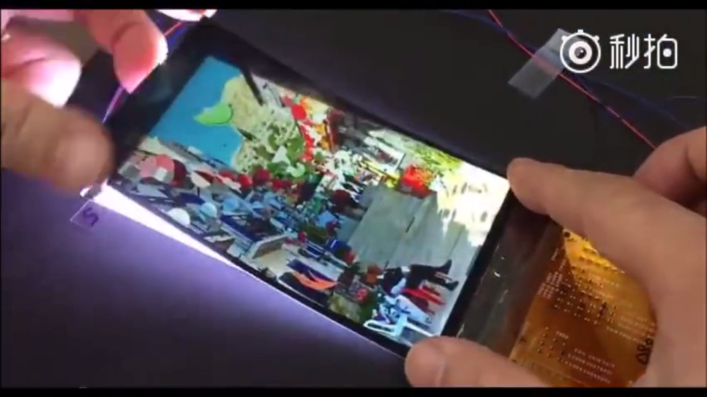 Japan Display nos muestra su primera pantalla flexible para smartphones en vídeo