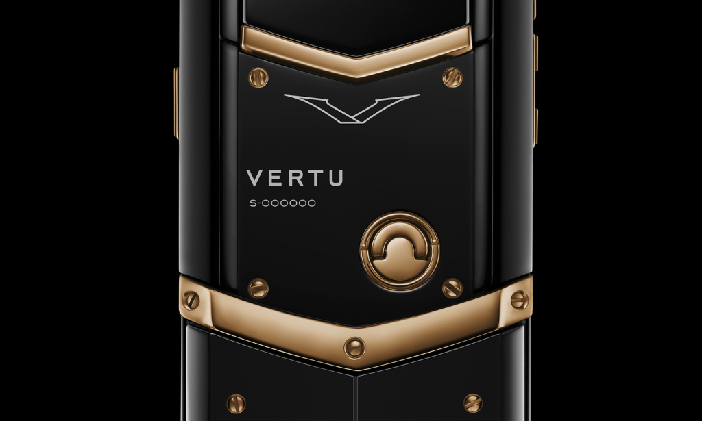 La marca de teléfonos móviles de lujo Vertu cierra su fábrica por problemas económicos