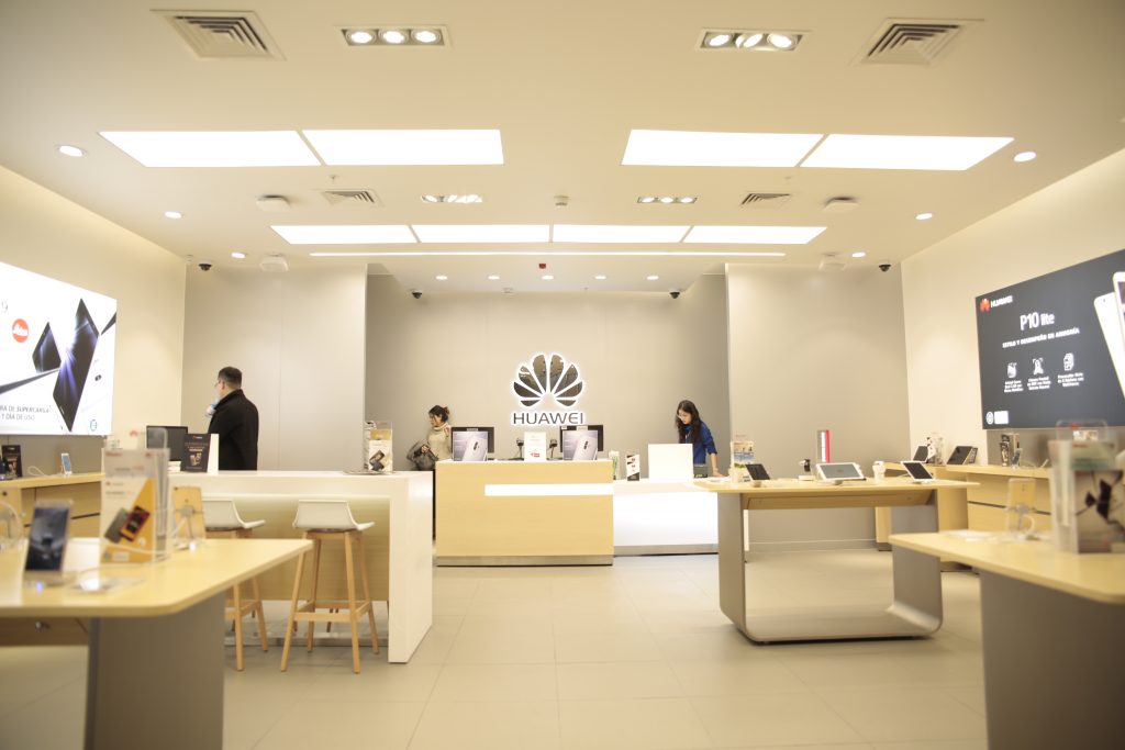 Huawei Chile abre nueva tienda en Mall Costanera Center