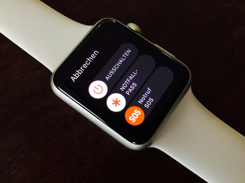 Estudio sugiere que el sensor cardíaco del Apple Watch podría detectar hipertensión y apnea del sueño