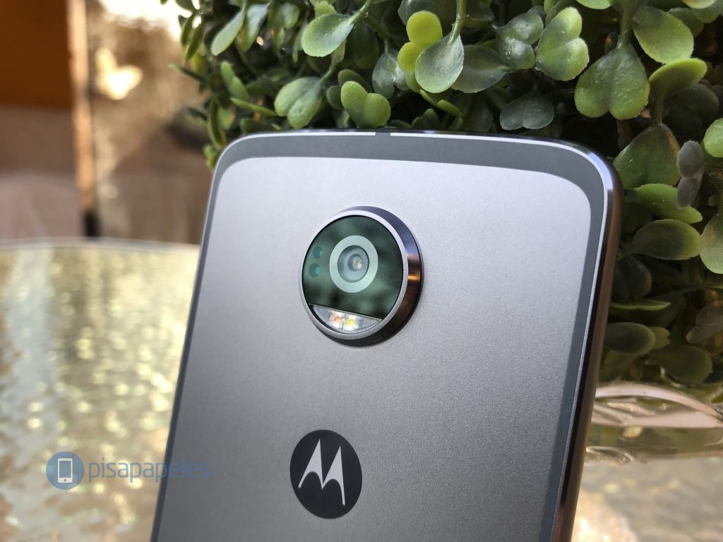 Motorola Moto Z2 Play comienza a recibir Android Oreo en Chile