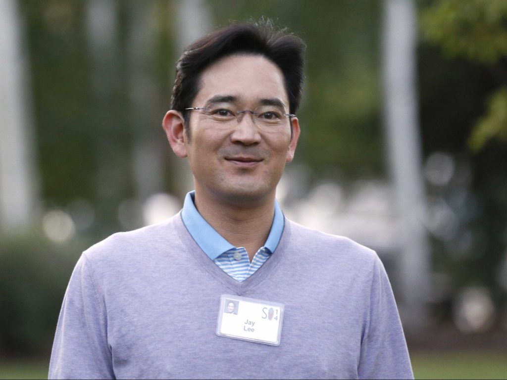 Heredero de la firma Samsung es condenado a cinco años de prisión