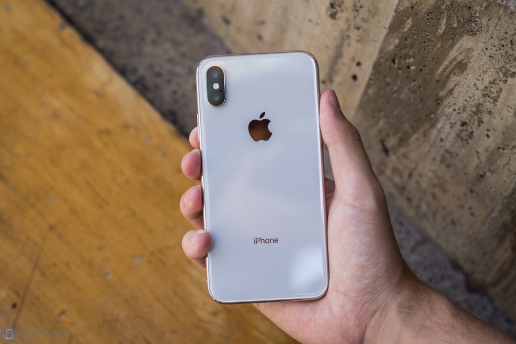 El iPhone “barato” del 2018 vendría en varios colores y tendría materiales de aluminio según Bloomberg
