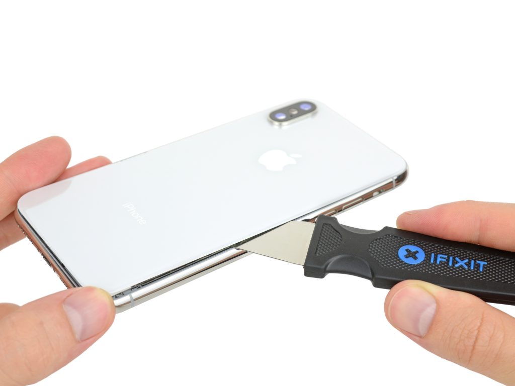 El iPhone X pasa por iFixit revelando un completo rediseño y dos baterías en su interior