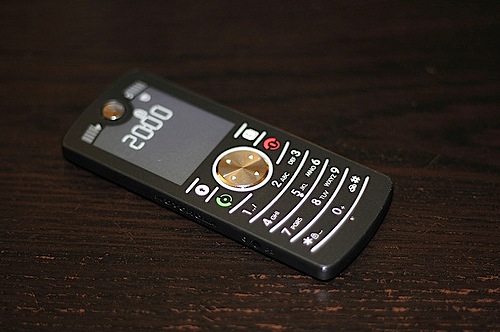 Ni Apple, Huawei, LG o ASUS… el Motorola F3 fue el primero que tuvo notch en el 2006 ¿Lo recuerdas?
