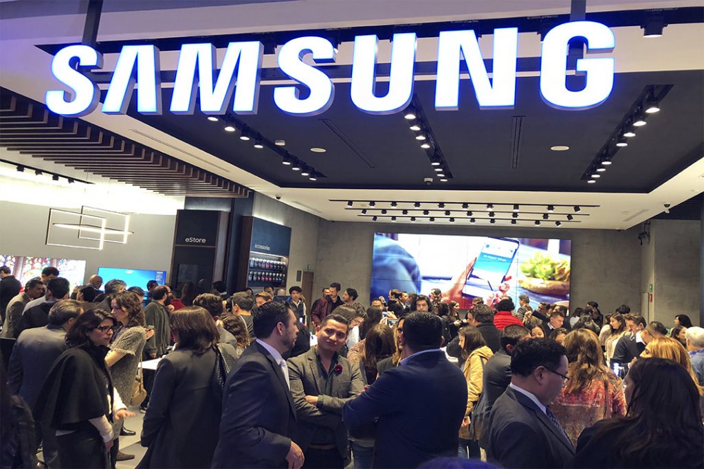 El Samsung Galaxy A6+ apareció un momento por la página oficial de la compañía