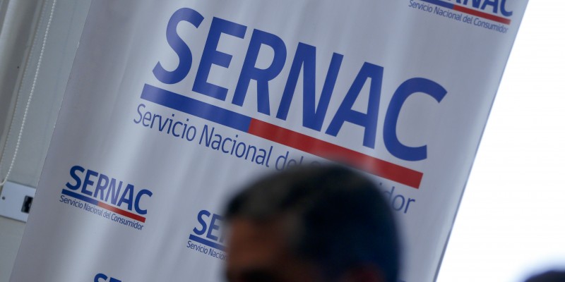 Sernac denuncia a tres operadores móviles por publicidad engañosa