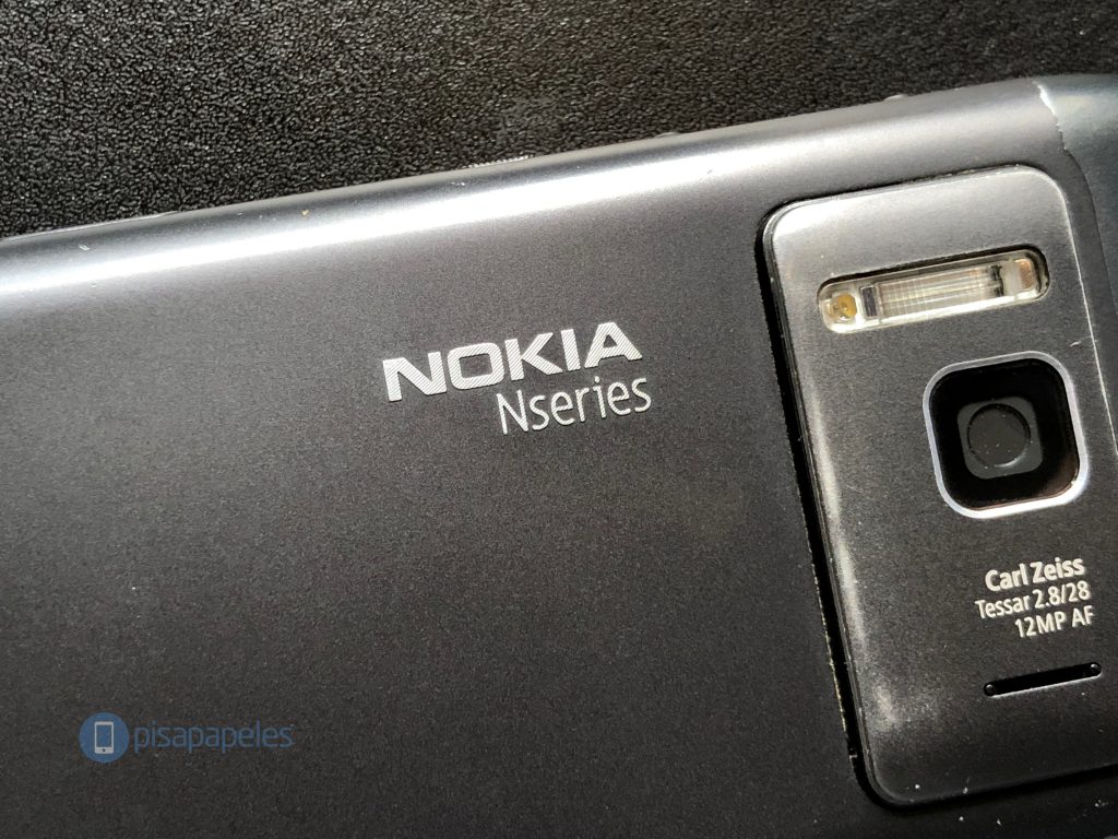 Hoy se cumplen 13 años del lanzamiento de la línea N-Series de Nokia y HMD lo recuerda con una llamativa imagen del N8