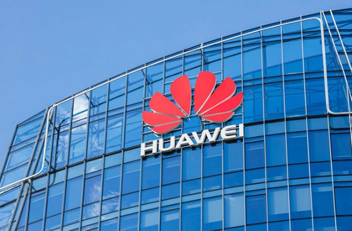 Huawei Mate 20 Pro vendría con una pantalla OLED curvada
