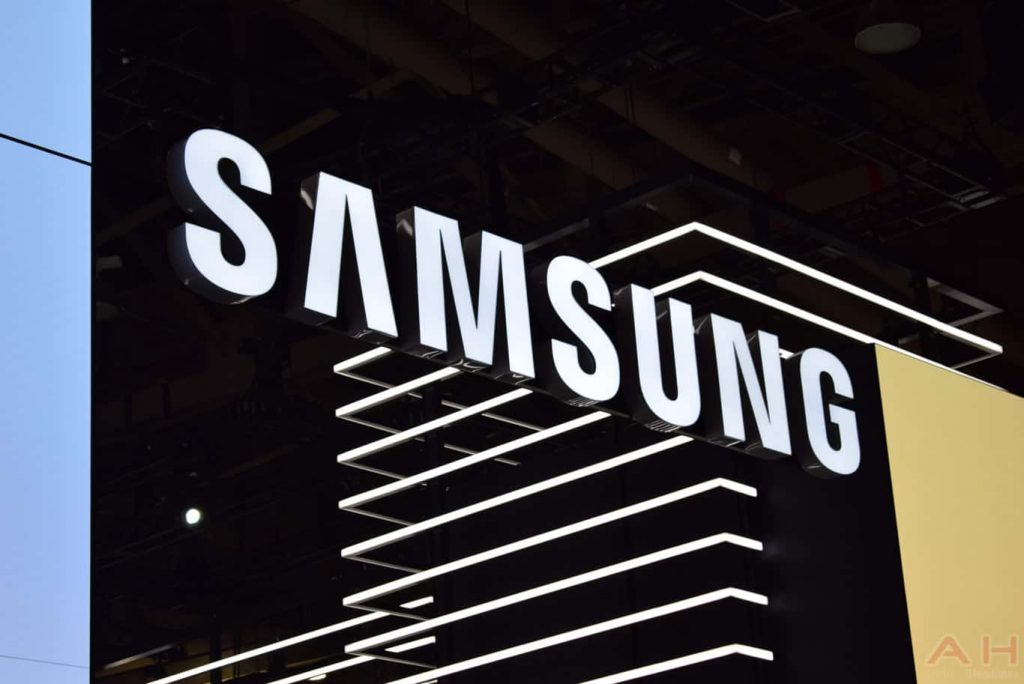 El orificio en pantalla del Samsung Galaxy S10 podría ser más pequeño del que vimos en el Galaxy A8s