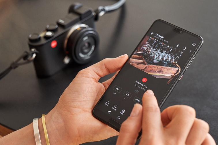 Leica te dejará controlar algunas de sus cámaras desde tu smartphone