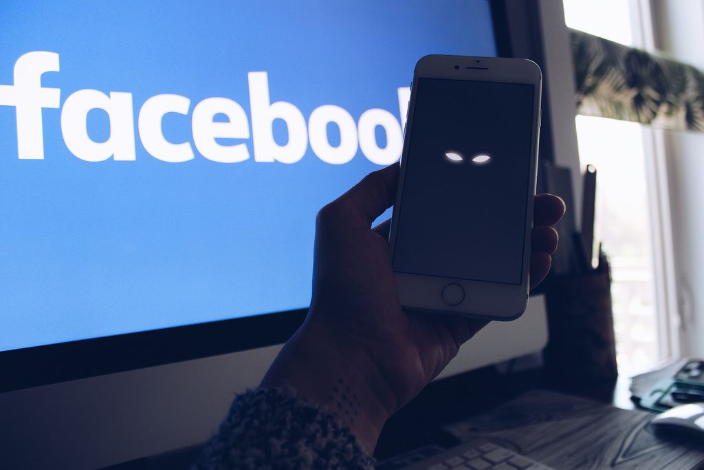 Facebook pagó para que usuarios instalen VPN y fueran espiados