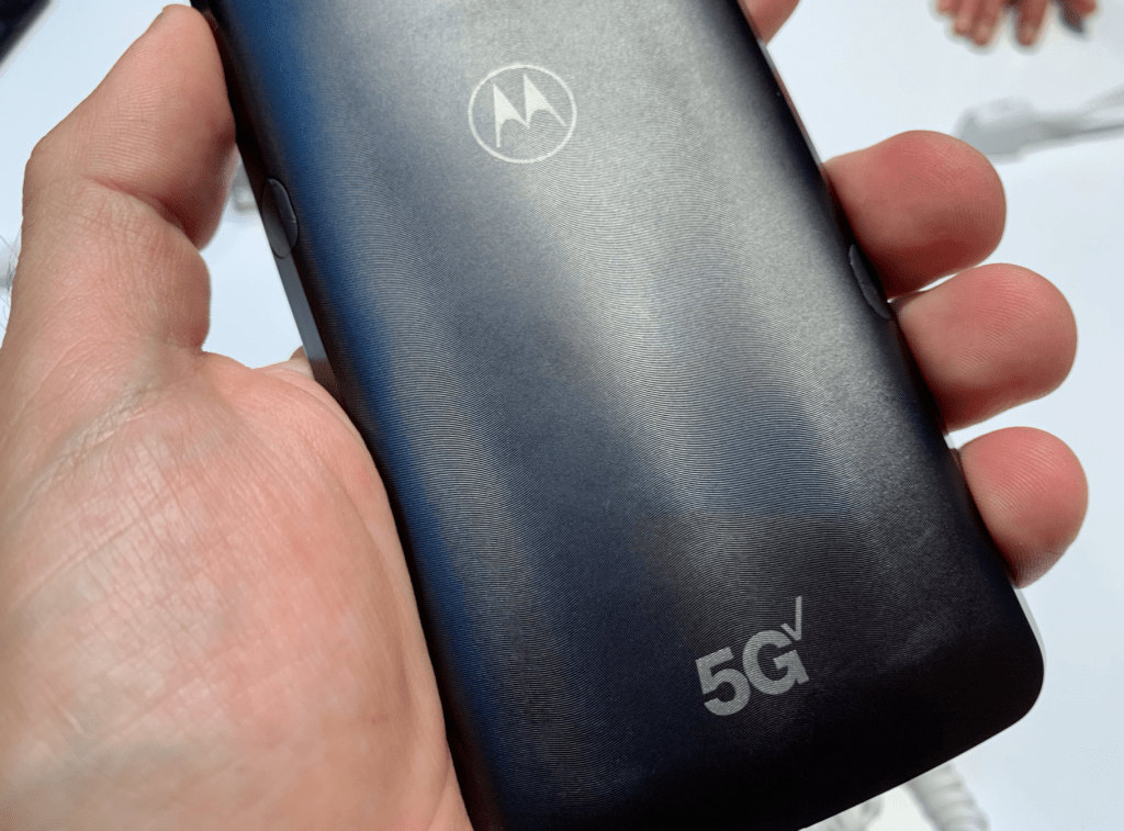 Motorola nos recuerda que tenía un Moto Mod 5G desde 2018 #MWC19