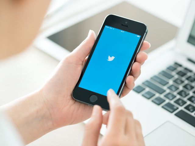 Twitter empieza a probar la posibilidad de que dos cuentas publiquen el mismo tweet como co-autores