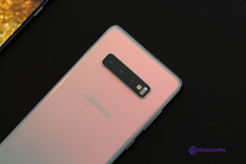 Los Samsung Galaxy S10 y S10+ comienzan a recibir nueva actualización de software que incluye un nuevo modo noche en Chile