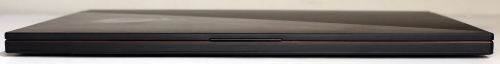 Asus Zephyrus s - Diseño - 07 - Borde frontal