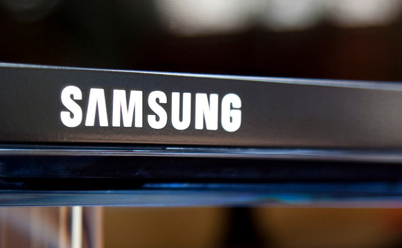 Samsung publica video de un concepto de smartphone plegable vertical