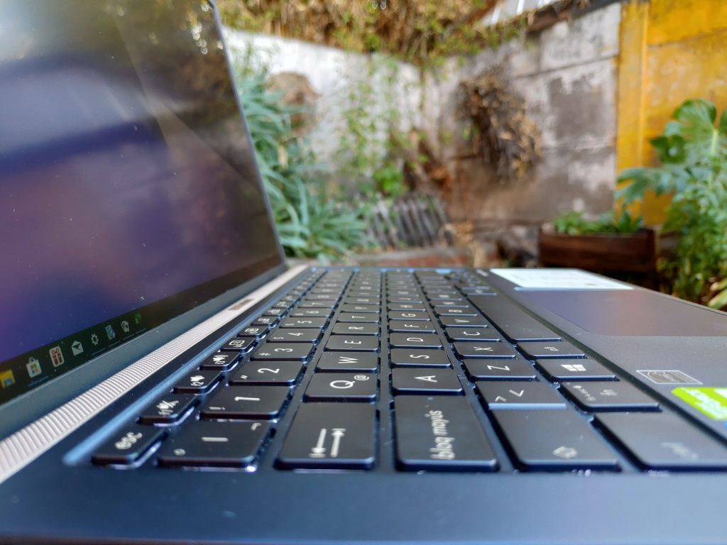 ASUS ZenBook 14 foto 19