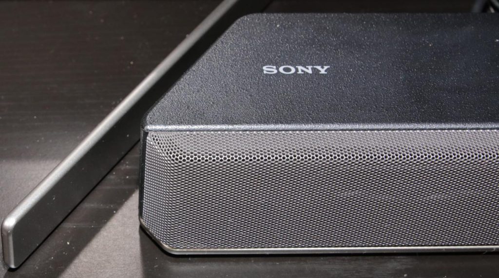 ¿Cuál es la conectividad del Soundbar Sony HT-X9000F?