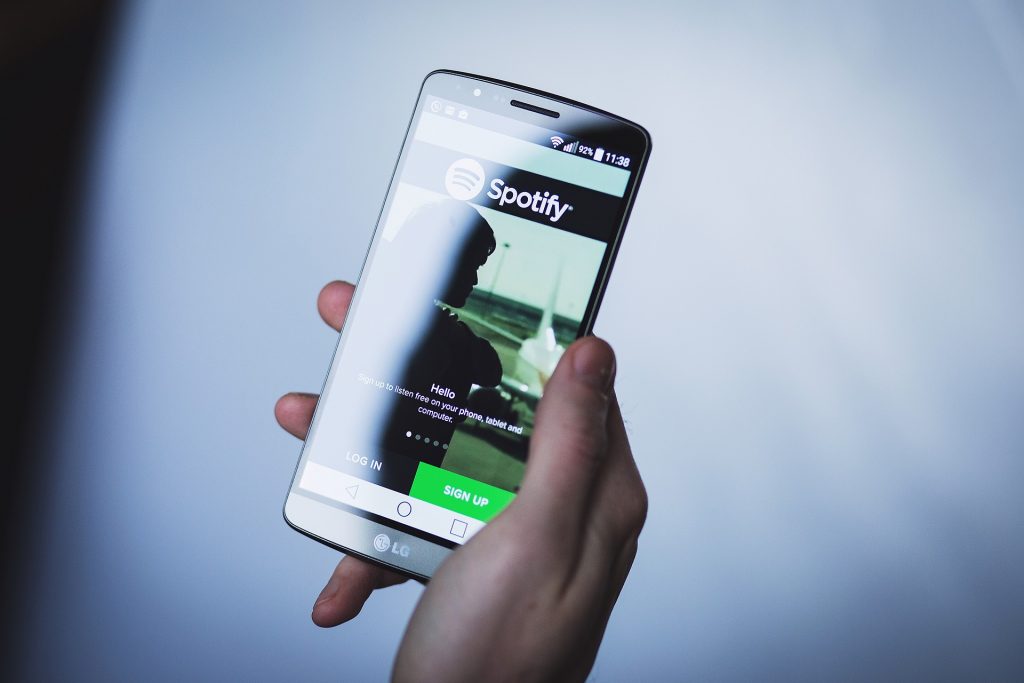 Spotify finalmente te permitirá cambiar canciones con Siri
