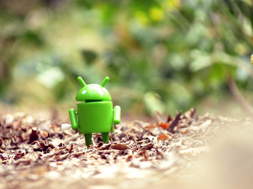 Android 12 podría incorporar giro automático de pantalla inteligente, un modo juego y ajuste de brillo reducido