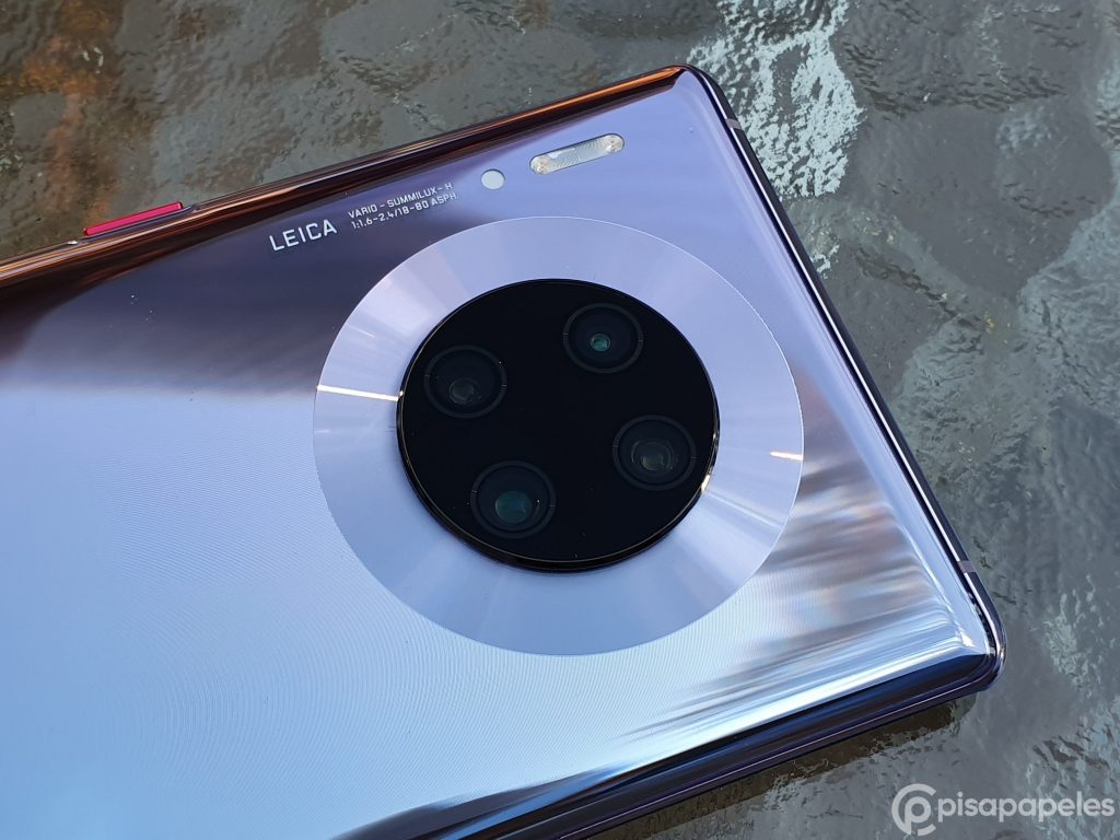 Huawei patenta una pantalla táctil que estaría alrededor de la cámara trasera