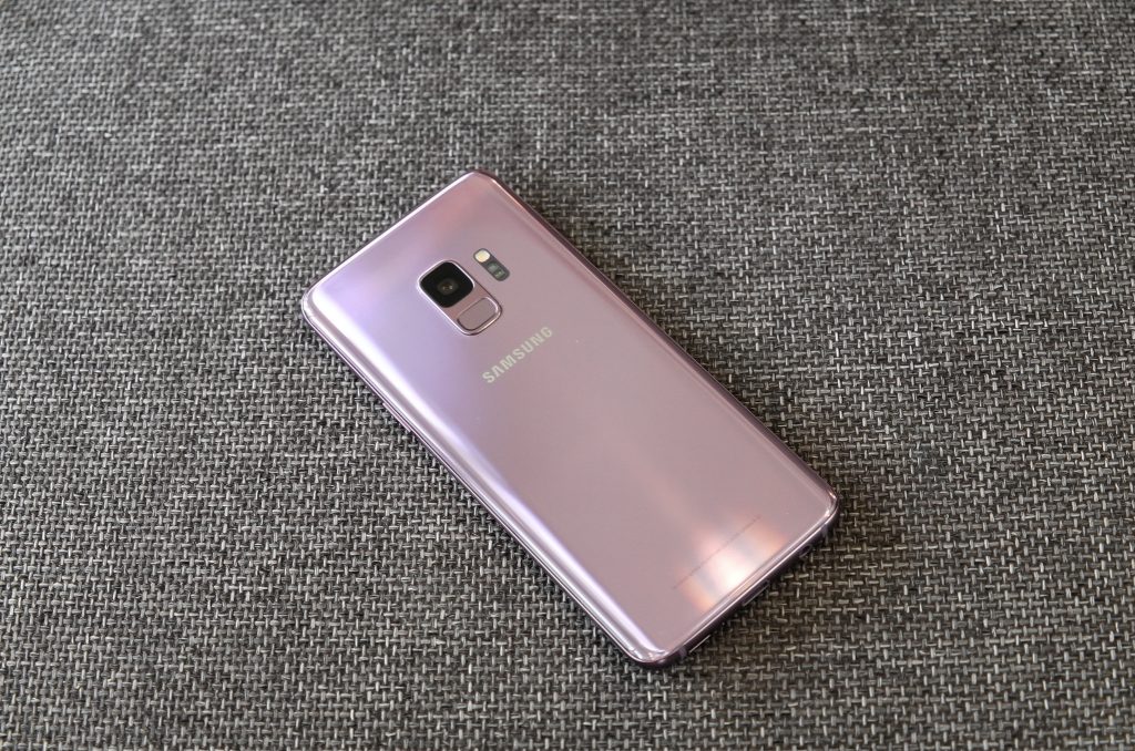 Galaxy S9 y S9 Plus también obtienen el parche de seguridad de febrero