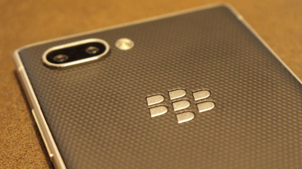 TCL dejará de diseñar, fabricar y/o vender equipos BlackBerry
