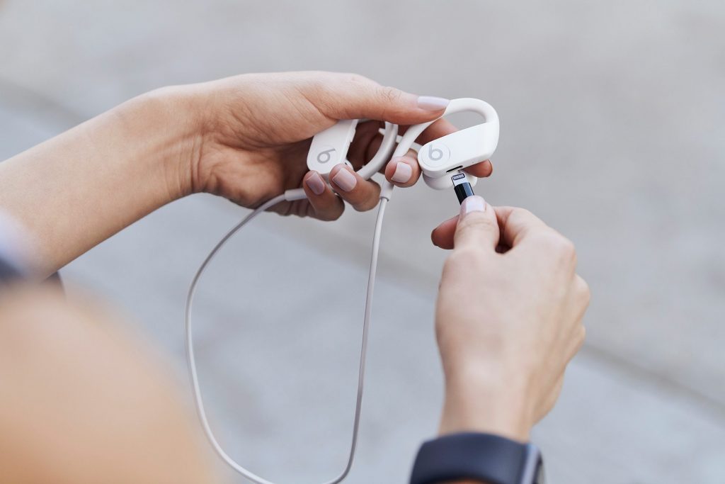 Apple presenta una nueva edición de sus auriculares Powerbeats