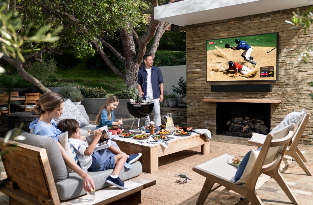 Samsung presenta su nueva línea de televisores The Terrace diseñadas para ser usadas en exteriores